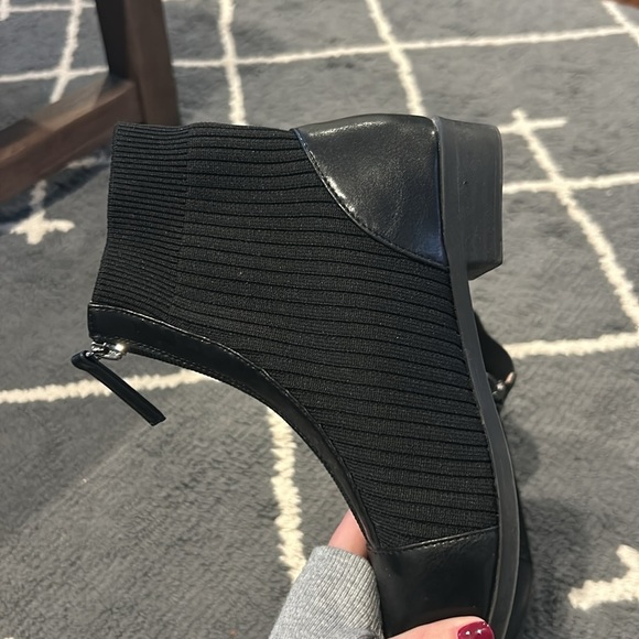 Journee Collection Bexlie Boot - Picture 4 of 12